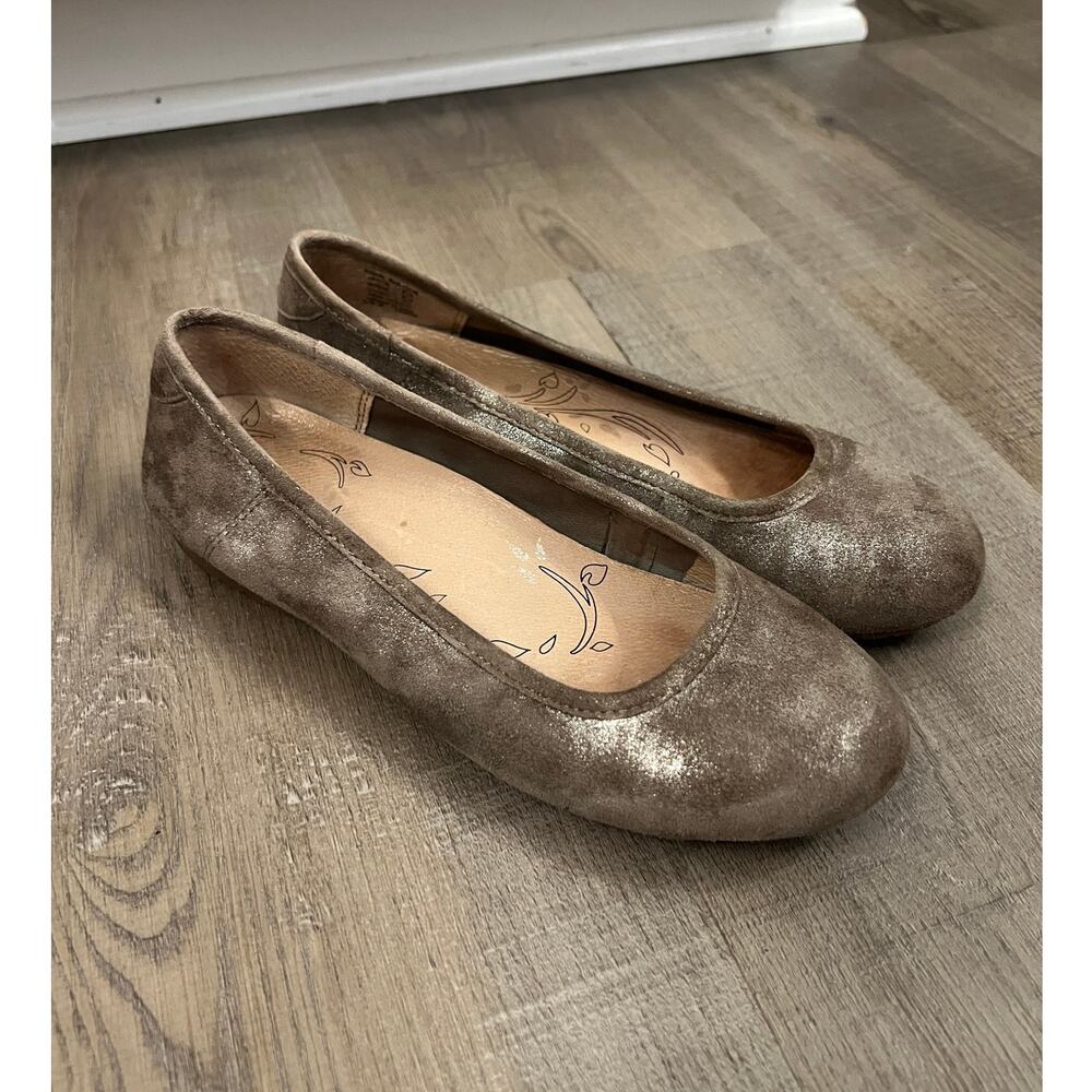 Taos Rascal Comfort Metallic Suede Ballet Flat